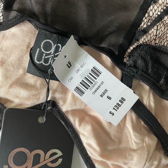 LF black laced bodycon dress - Picture 5 of 7